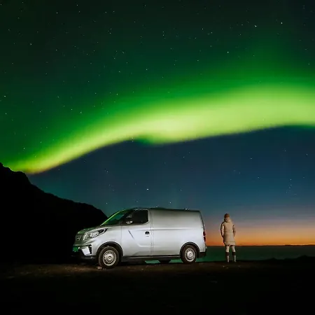 Lofoten E-campervan Pick-up Moskenes Ferry Pier * Ramberg