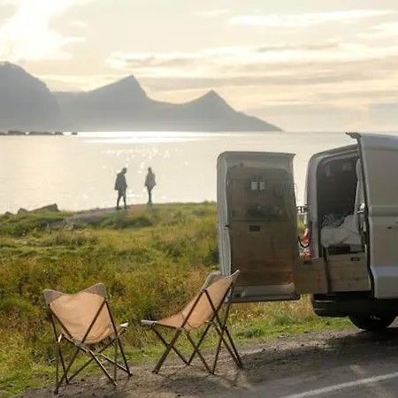 Lofoten E-campervan Pick-up Moskenes Ferry Pier * Ramberg