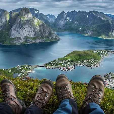 Lofoten E-campervan Pick-up Moskenes Ferry Pier Camping *